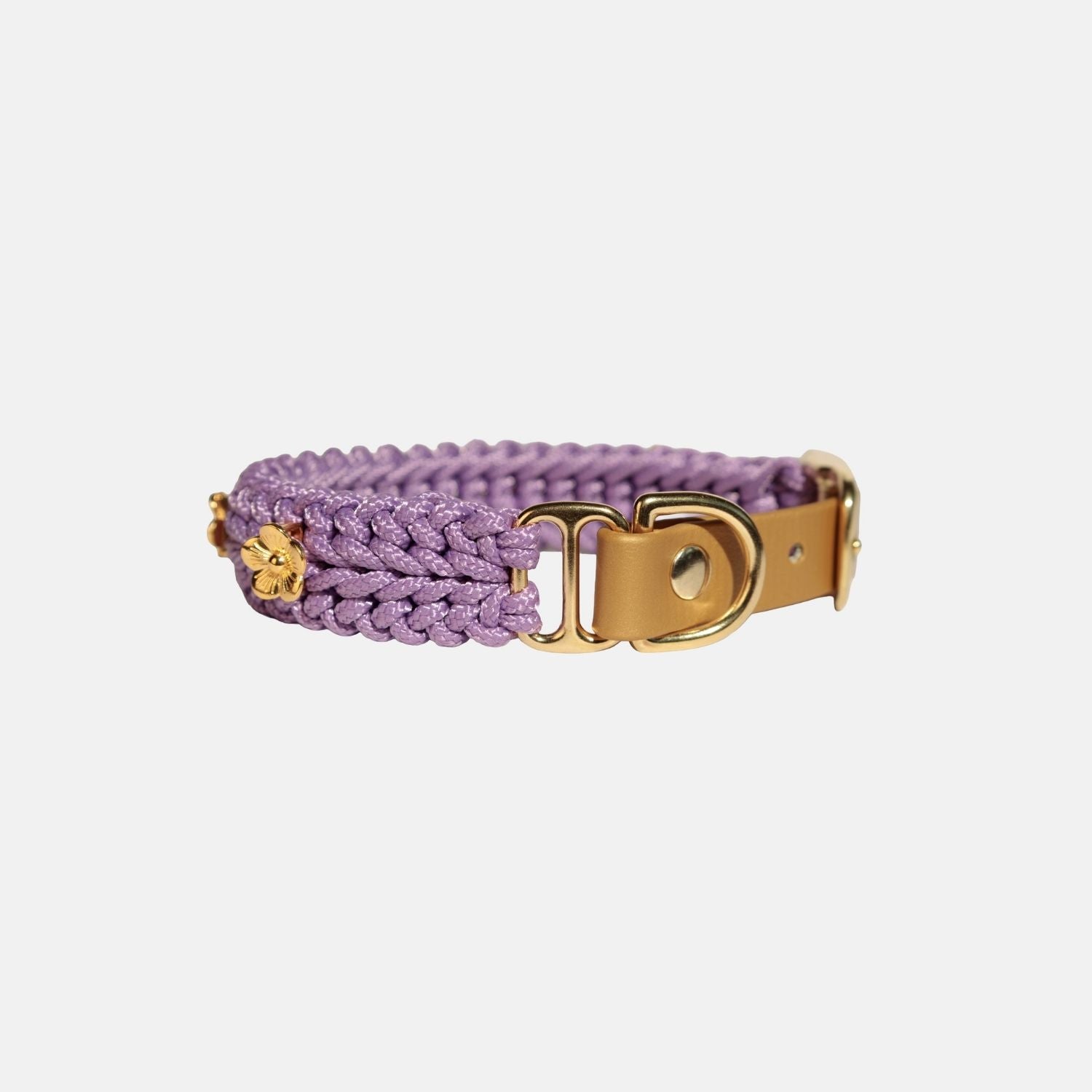 Collar de color morado pastel de flores