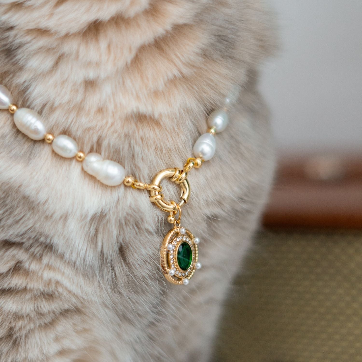 Luxury Pearl Pet Necklace – Gold-Plated Details