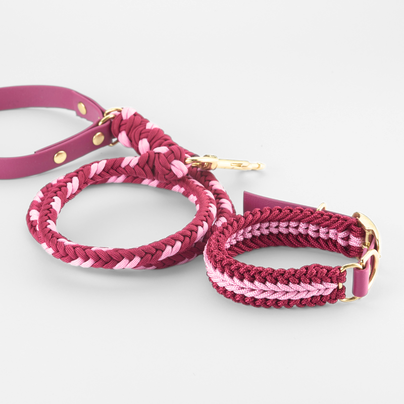 Dulce Burgundy Rose Collar